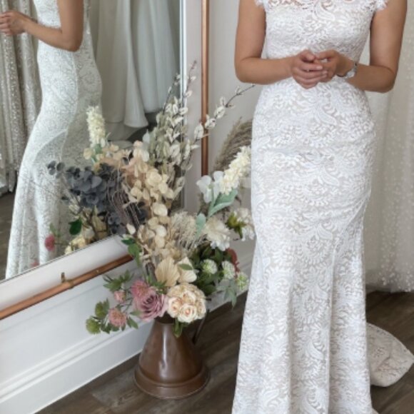 Wendy Makin (Roxanne) Wedding Dress - Size 2 - Picture 4 of 6